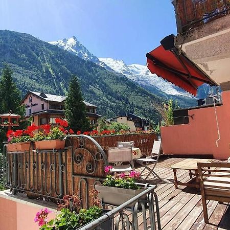 Appartement Chamonix Hyper centre . terrasse vue mont blanc . parking Extérieur photo