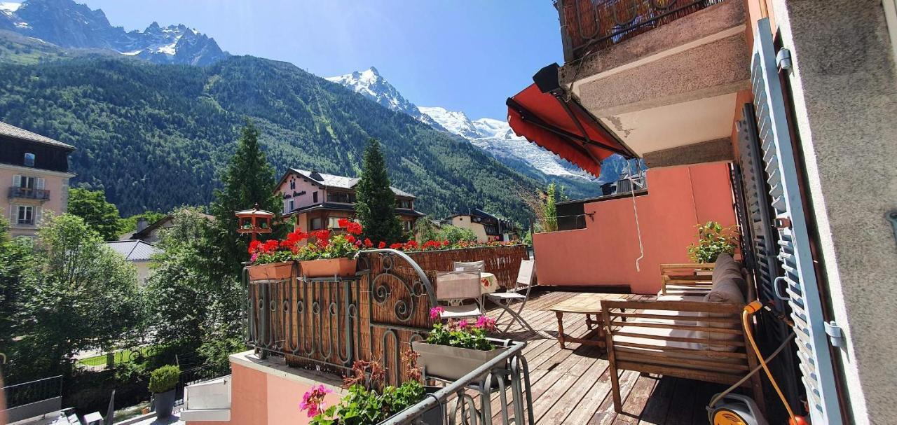 Appartement Chamonix Hyper centre . terrasse vue mont blanc . parking Extérieur photo